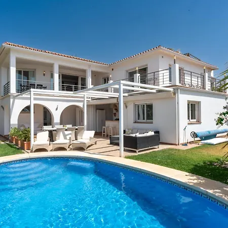 Spacious 3br With Pool And Sea Views - Hosted By Lapponia