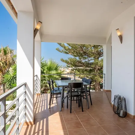 Villa Spacious 3br With Pool And Sea Views - Hosted By Lapponia