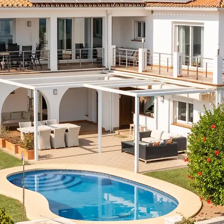 Вилла Spacious 3br With Private Pool And Sea Views Фуэнхирола