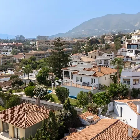 Spacious 3br With Private Pool And Sea Views Фуэнхирола