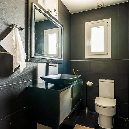 Spacious 3br With Private Pool And Sea Views Фуэнхирола