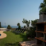 Villa Spacious 3Br Villa With Pool And Sea Views *