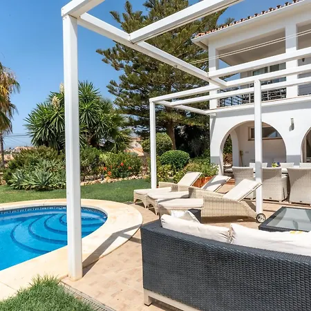 빌라 Spacious 3br With Pool And Sea Views - Hosted By Lapponia