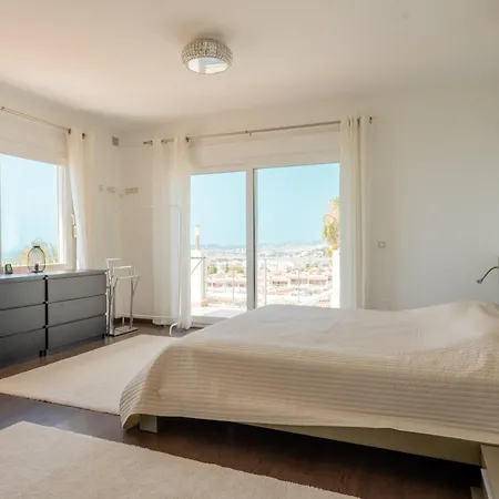 Spacious 3br With Pool And Sea Views - Hosted By Lapponia