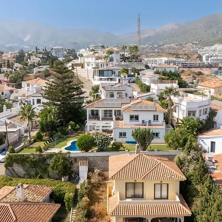 Villa Spacious 3br With Pool And Sea Views *