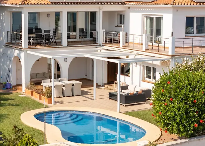 فيلة Spacious 3br With Private Pool And Sea Views فوينخيرولا