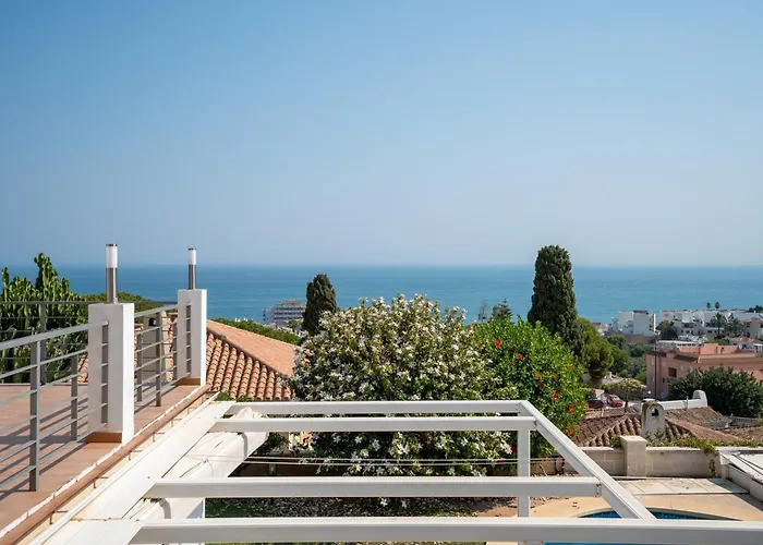 ヴィラ Spacious 3br With Private Pool And Sea Views