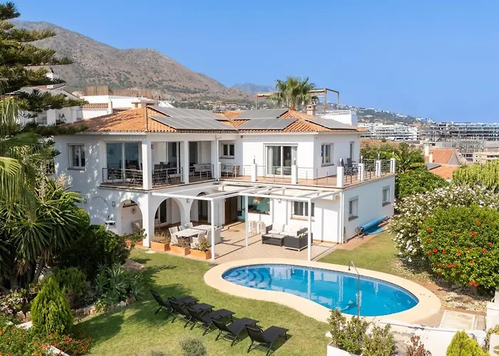 Spacious 3br With Private Pool And Sea Views فوينخيرولا