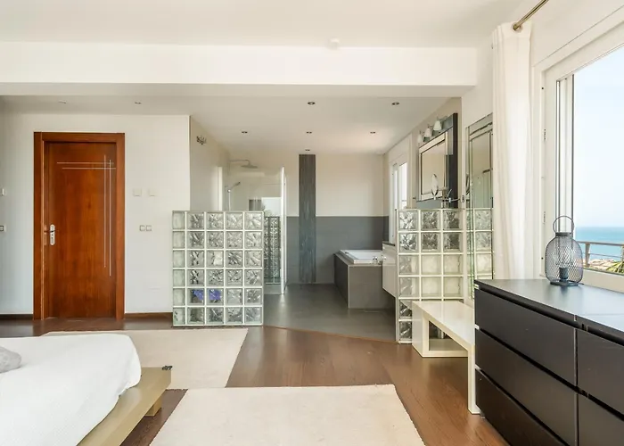 Spacious 3br With Private Pool And Sea Views فيلة فوينخيرولا