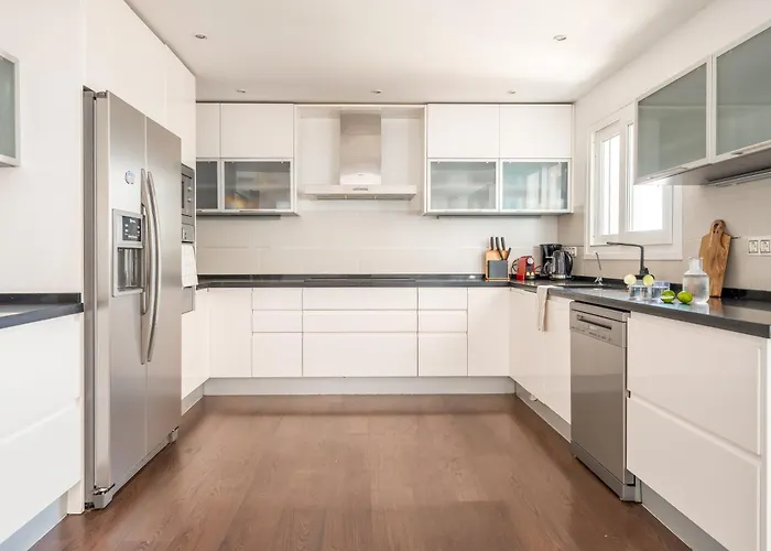 ヴィラ Spacious 3br With Private Pool And Sea Views フエンヒロラ