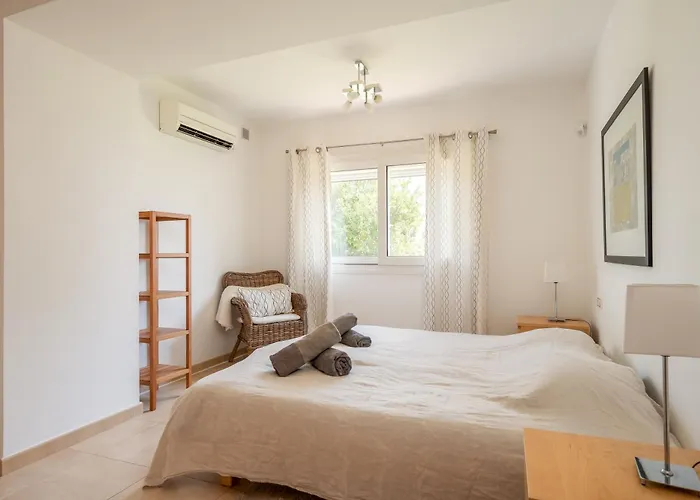 Spacious 3br With Private Pool And Sea Views