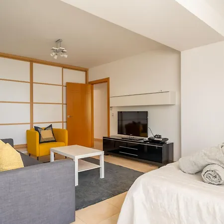 Spacious 3Br Villa With Pool And Sea Views וילה