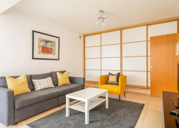 Spacious 3br With Private Pool And Sea Views 别墅