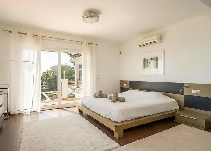 Spacious 3br With Private Pool And Sea Views