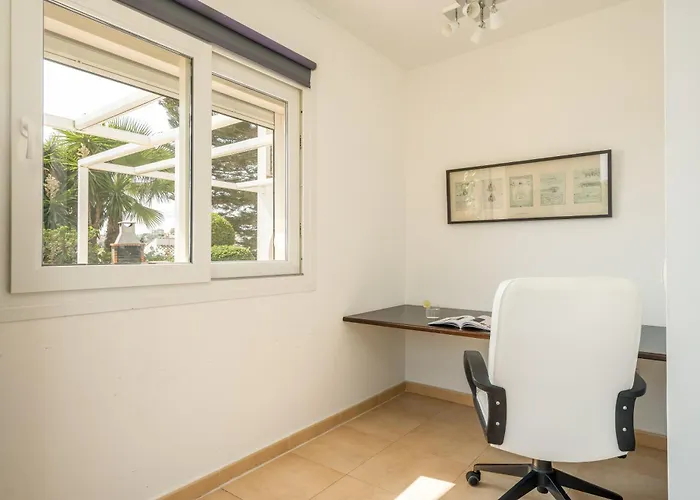 Spacious 3br With Private Pool And Sea Views