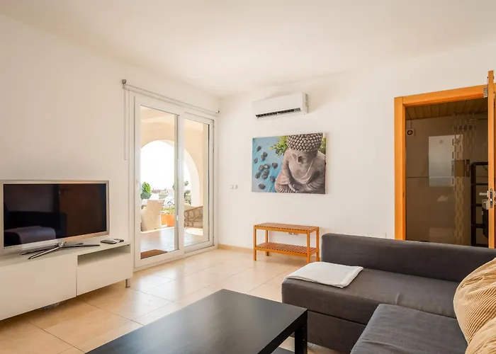 Spacious 3br With Private Pool And Sea Views 别墅